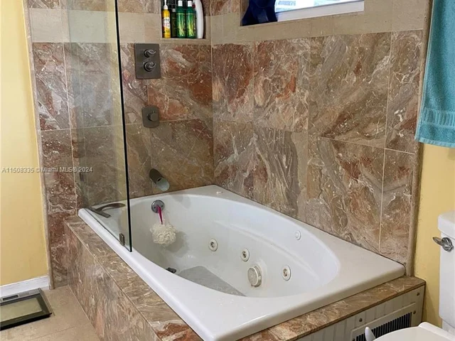 7325 SW 80th St, Miami FL 33143