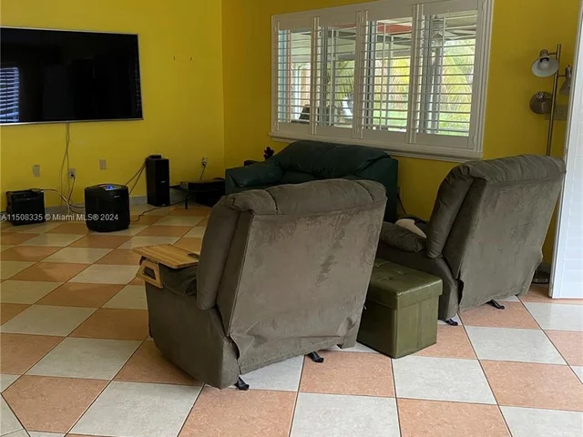 7325 SW 80th St, Miami FL 33143