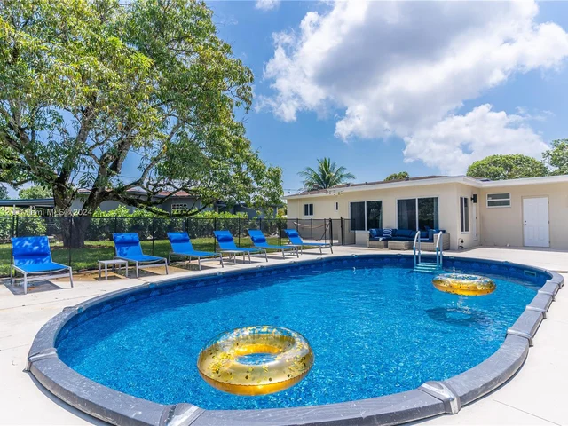 75 NW 144th St, Miami FL 33168