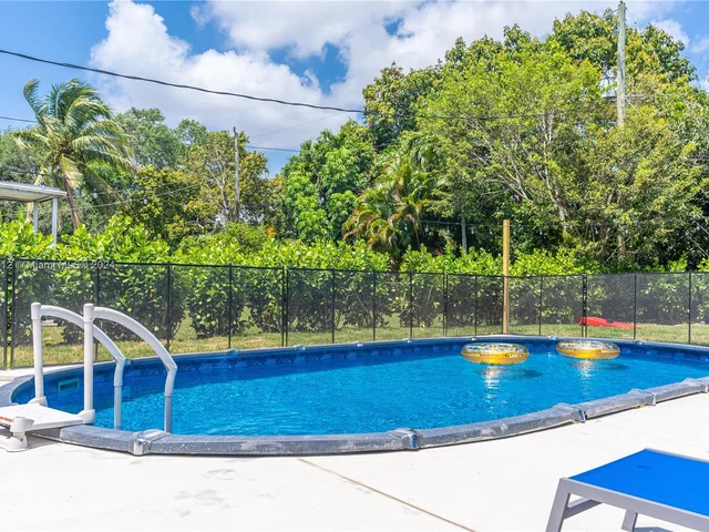 75 NW 144th St, Miami FL 33168