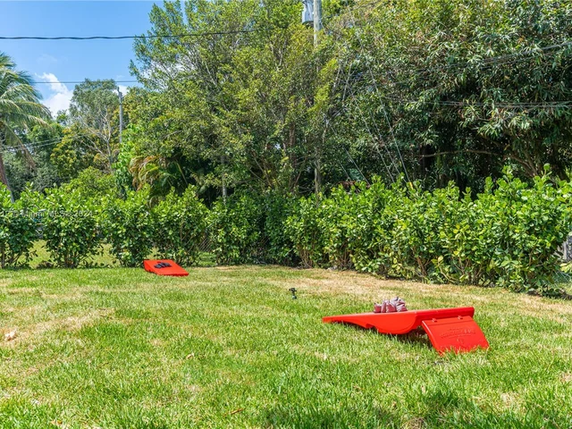 75 NW 144th St, Miami FL 33168