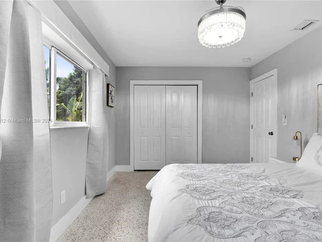 75 NW 144th St, Miami FL 33168