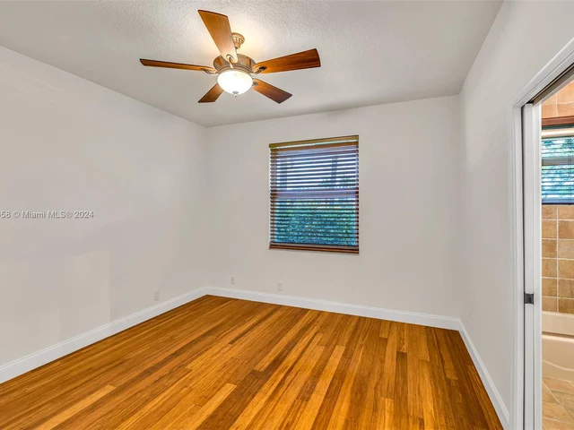 2560 Mayfair Ln, Weston FL 33327