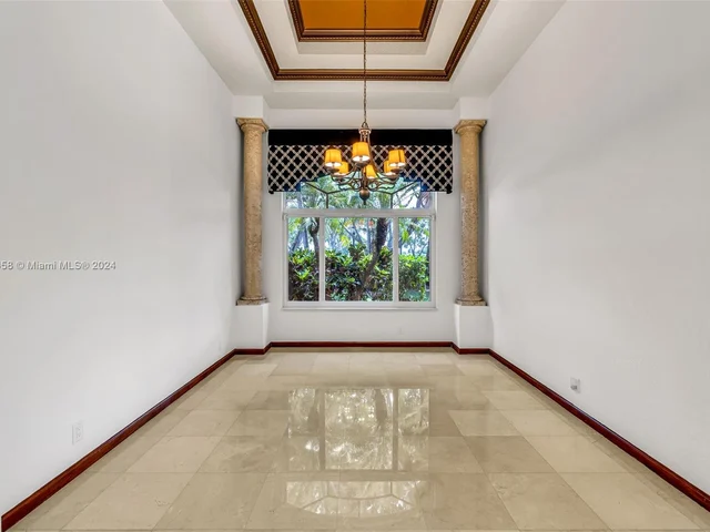 2560 Mayfair Ln, Weston FL 33327