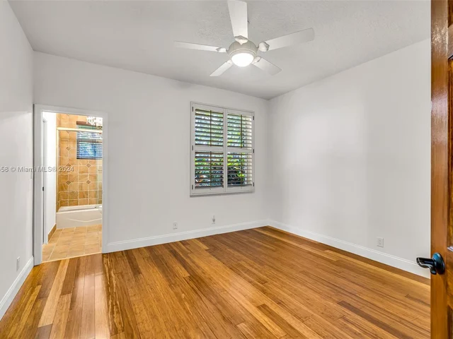 2560 Mayfair Ln, Weston FL 33327