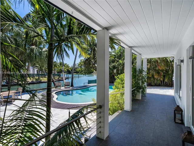 650 Lake Rd, Miami FL 33137