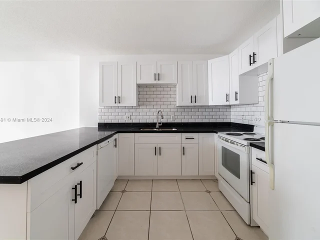 3725 S Ocean Dr # 706, Hollywood FL 33019