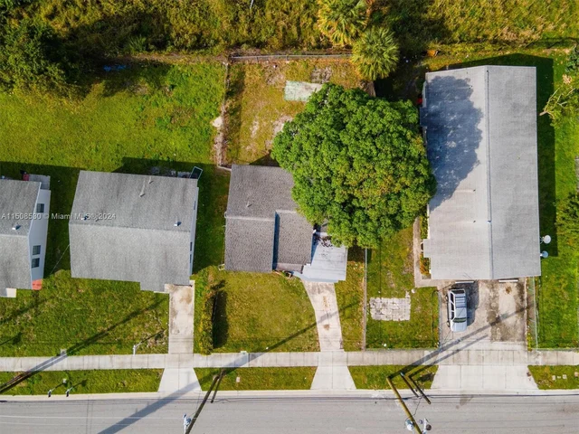 3415 Windsor Ave, West Palm Beach FL 33407