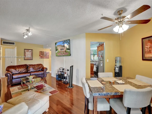 6755 W Broward Blvd # 209, Plantation FL 33317