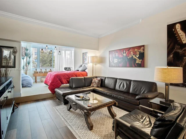 333 Sunset Dr # 104, Fort Lauderdale FL 33301