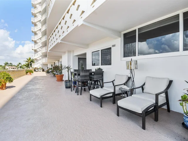 333 Sunset Dr # 104, Fort Lauderdale FL 33301