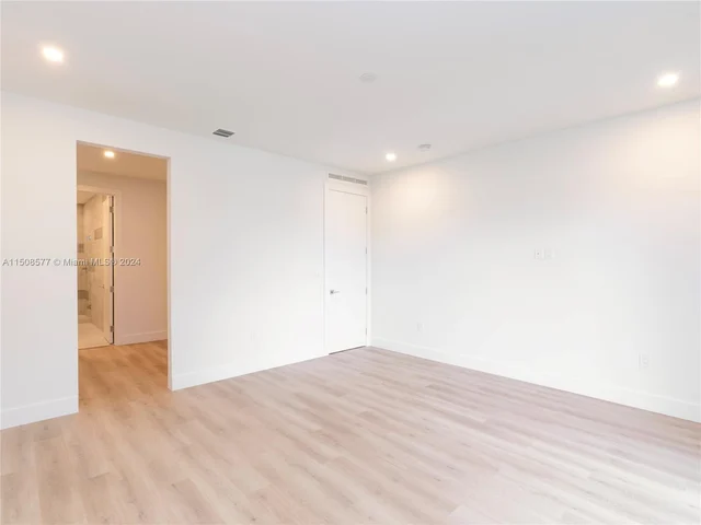 1118 NE 10th Ave # 1118, Fort Lauderdale FL 33304