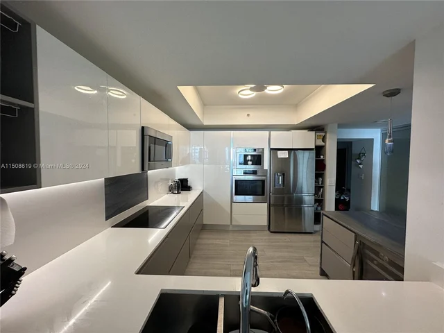 3330 NE 190th St # 912, Aventura FL 33180