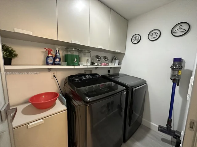 3330 NE 190th St # 912, Aventura FL 33180