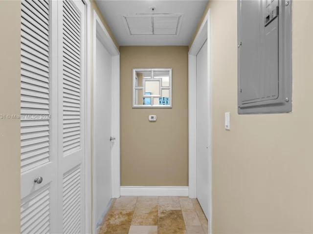 218 SE 14th St # 1904, Miami FL 33131