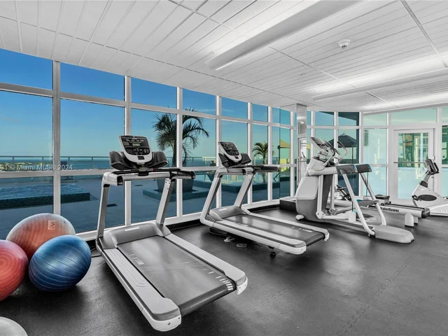 218 SE 14th St # 1904, Miami FL 33131