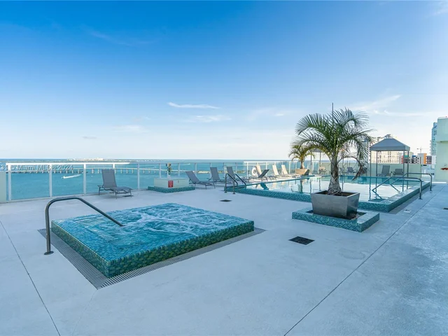 218 SE 14th St # 1904, Miami FL 33131