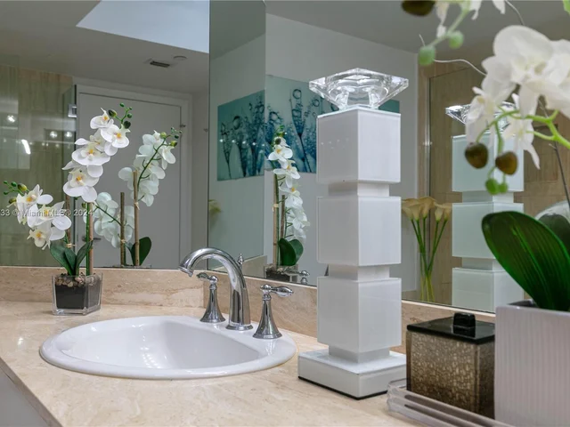 21205 Yacht Club Dr # 1507, Aventura FL 33180