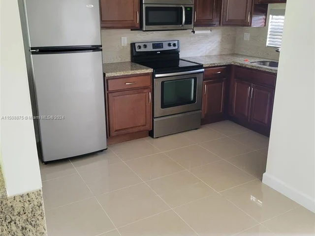 8901 S Hollybrook Blvd # 202, Pembroke Pines FL 33025