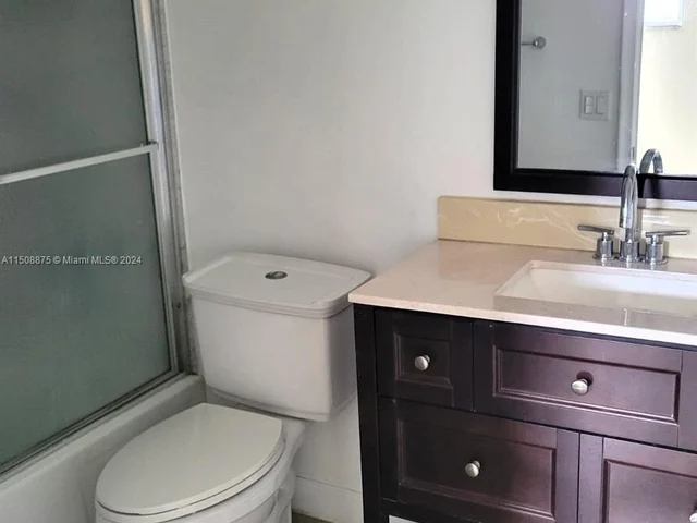 8901 S Hollybrook Blvd # 202, Pembroke Pines FL 33025