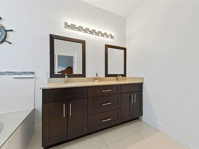 1509 SW 105th Ave, Pembroke Pines FL 33025