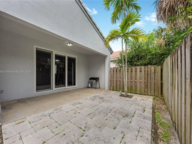 1509 SW 105th Ave, Pembroke Pines FL 33025