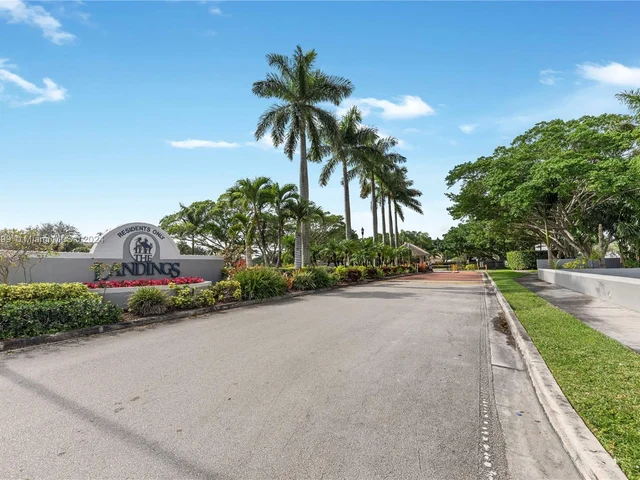 1509 SW 105th Ave, Pembroke Pines FL 33025