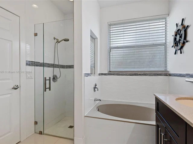 1509 SW 105th Ave, Pembroke Pines FL 33025