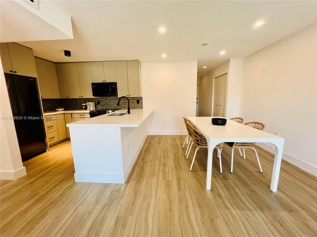 1900 Meridian Ave # 306, Miami Beach FL 33139