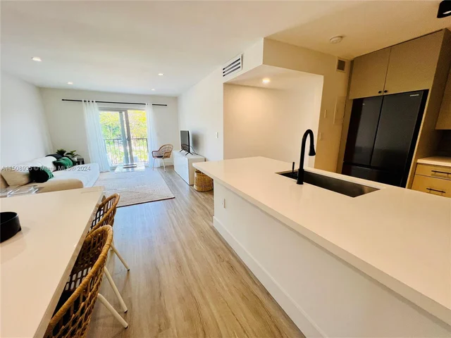 1900 Meridian Ave # 306, Miami Beach FL 33139