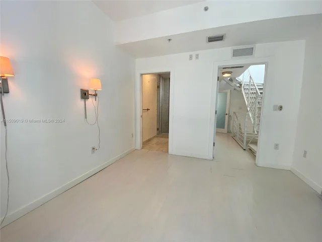 1600 Michigan Ave # 8, Miami Beach FL 33139