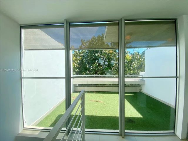 1600 Michigan Ave # 8, Miami Beach FL 33139