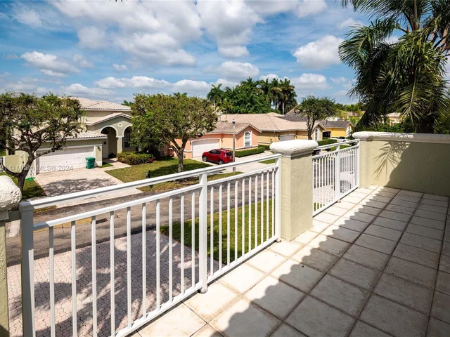 4631 NW 94th Ct, Doral FL 33178