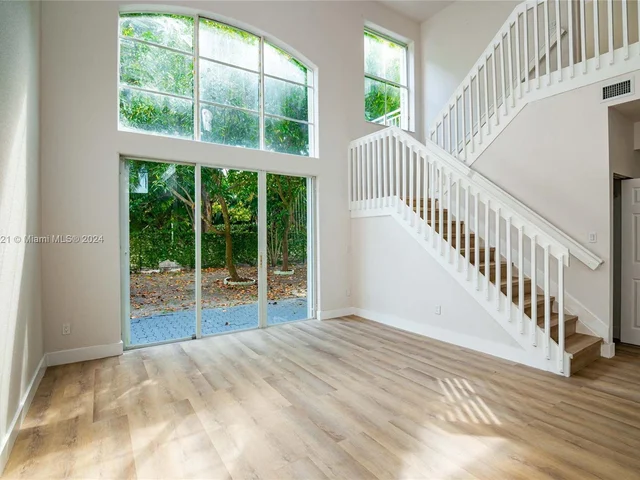 4631 NW 94th Ct, Doral FL 33178