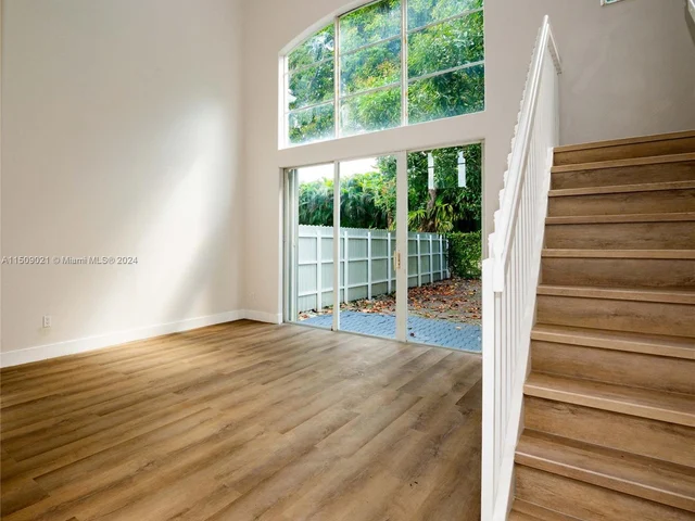 4631 NW 94th Ct, Doral FL 33178