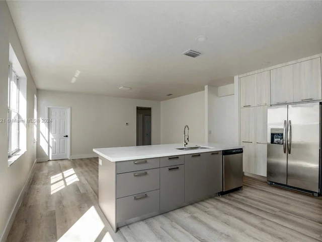 4631 NW 94th Ct, Doral FL 33178