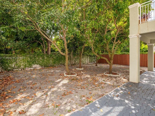 4631 NW 94th Ct, Doral FL 33178