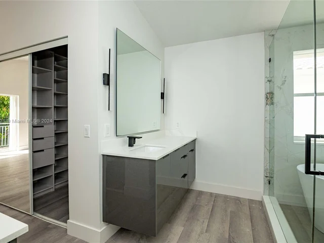 4631 NW 94th Ct, Doral FL 33178