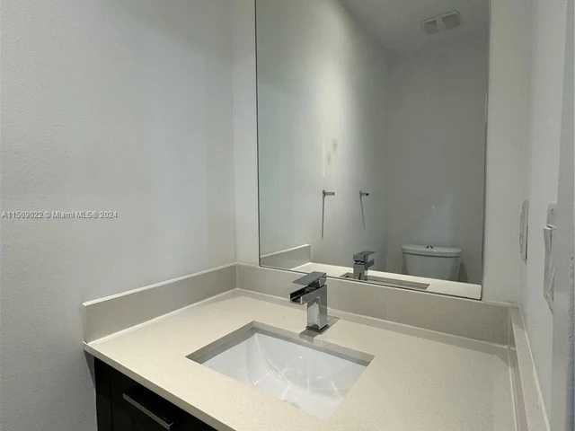 3443 NW 13th St, Lauderhill FL 33311