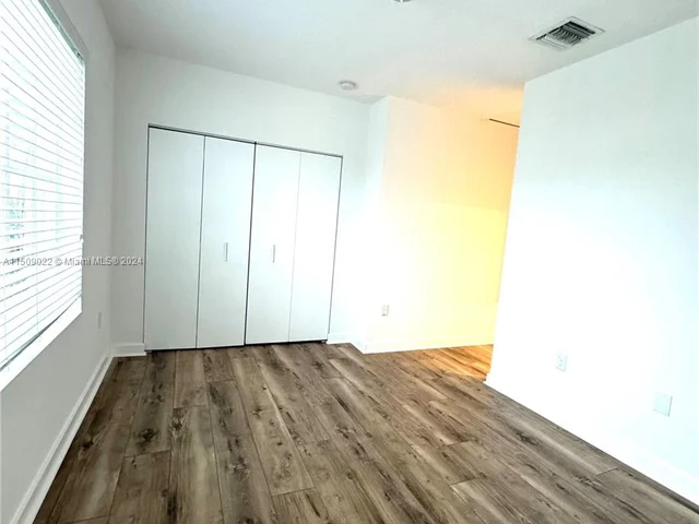 3443 NW 13th St, Lauderhill FL 33311