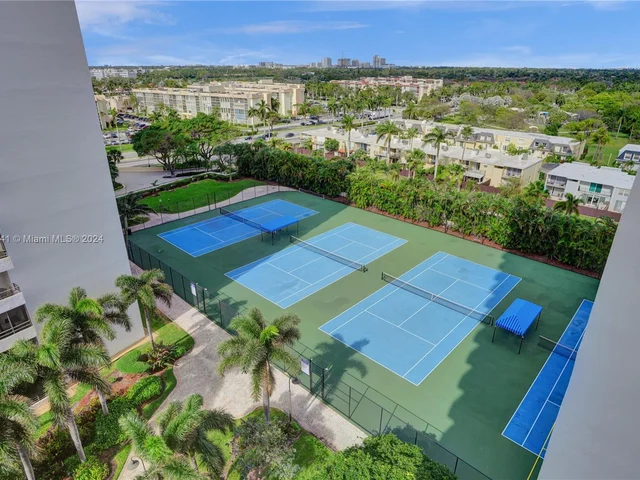 2500 Parkview Dr # 1112, Hallandale Beach FL 33009