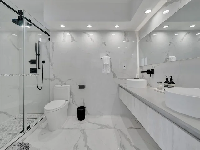 2500 Parkview Dr # 1112, Hallandale Beach FL 33009