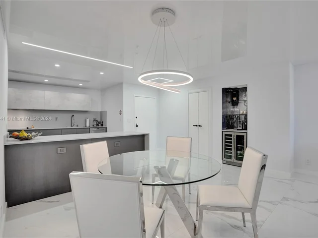 2500 Parkview Dr # 1112, Hallandale Beach FL 33009