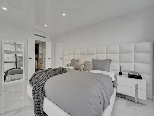 2500 Parkview Dr # 1112, Hallandale Beach FL 33009