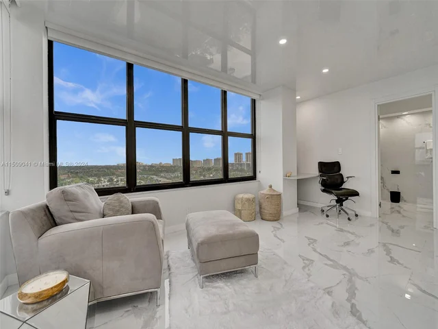 2500 Parkview Dr # 1112, Hallandale Beach FL 33009