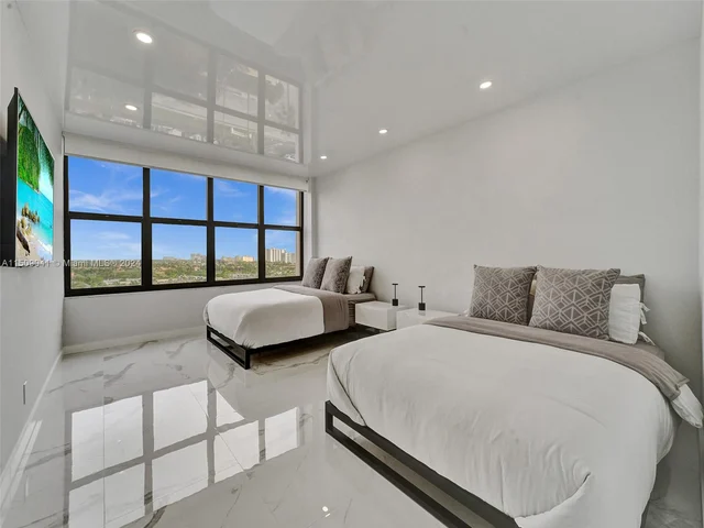 2500 Parkview Dr # 1112, Hallandale Beach FL 33009