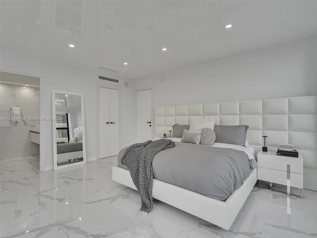 2500 Parkview Dr # 1112, Hallandale Beach FL 33009