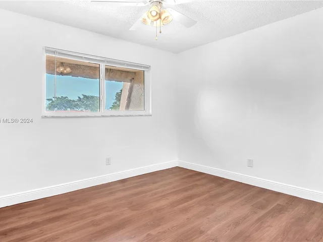 2 Meacham Ln, Tamarac FL 33319