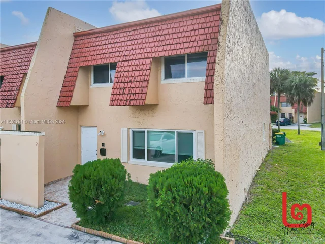 2 Meacham Ln, Tamarac FL 33319