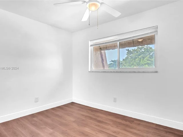 2 Meacham Ln, Tamarac FL 33319